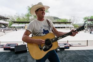 Image post by @jonpardi on Instagram