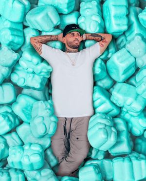 Image post by @nickyjam on Instagram