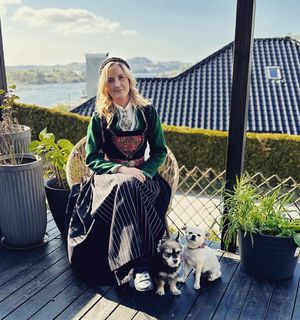 Image post by @carolinedame on Instagram