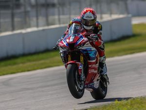 Image post by @motoamerica on Instagram