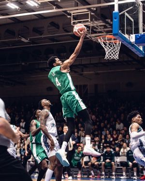 Image post by @mcrgiants on Instagram