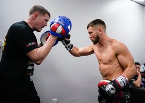 Image post by @MatchroomBoxing on Twitter