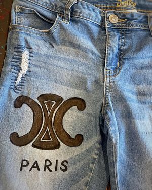 Image post by @gallery22bayville on Instagram