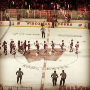 Image post by @du_hockey on Instagram
