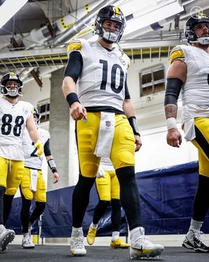 Image post by @lossteelers on Instagram