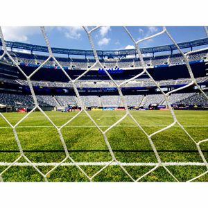 Image post by @metlifestadium on Instagram
