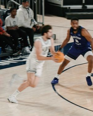 Image post by @cbumbb on Instagram