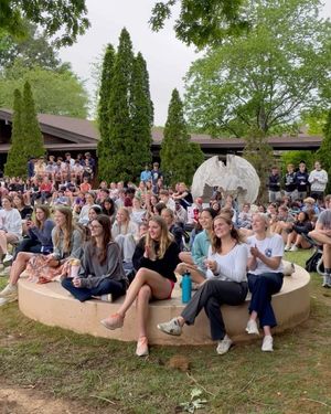 Image post by @charlottelatinschool on Instagram
