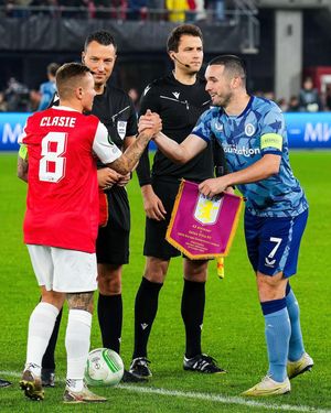 Image post by @azalkmaar on Instagram
