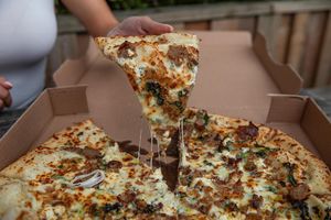 Image post by @blondies_pizza on Instagram