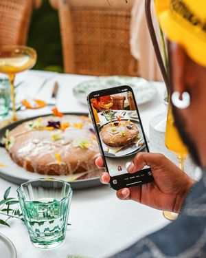 Image post by @drinksimply on Instagram