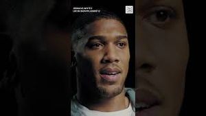 Video post by @daznboxing on YouTube