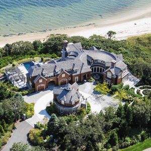 Image post by @christiesrealestate on Instagram