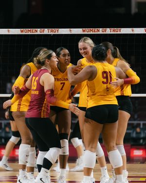 Image post by @uscwomensvolley on Instagram