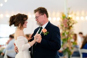Image post by @ephemiamariaphotography on Facebook