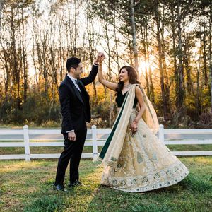 Image post by @thismodernlovephoto on Instagram