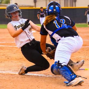 Image post by @ariannagrainey on Instagram