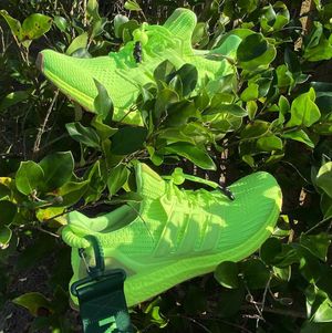 Image post by @sneakerextract on Instagram