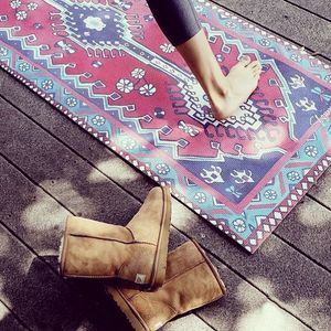 Image post by @shopoutoftown on Instagram