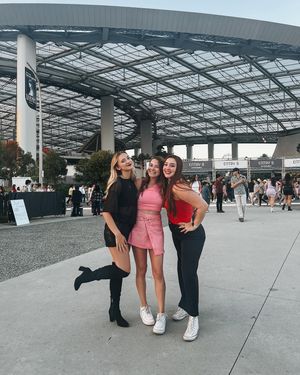 Image post by @kaylenmariebusch on Instagram