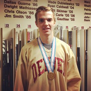 Image post by @du_hockey on Instagram
