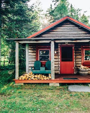 Image post by @themainemag on Instagram