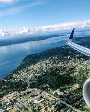 Image post by @united on Instagram
