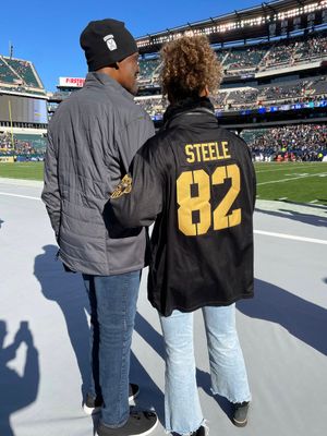 Image post by @sagesteele on Twitter