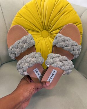 Image post by @dsw on Instagram