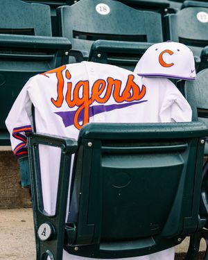 Image post by @ClemsonBaseball on Twitter