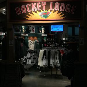 Image post by @thehockeylodge on Instagram