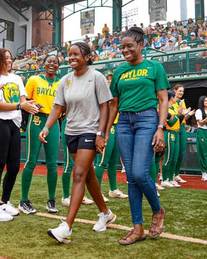 Image post by @BaylorSoftball on Twitter