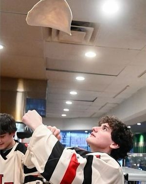 Image post by @collegehockeybuzz on Instagram