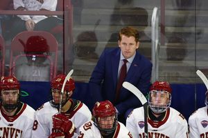 Image post by @du_hockey on Instagram
