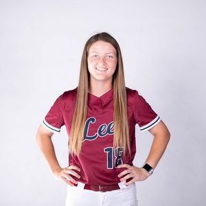 Image post by @leeusoftball on Instagram