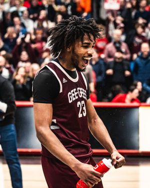 Image post by @uottawageegees on Instagram
