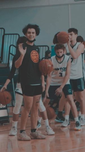 Video post by @_shotbyjohnny_ on Instagram