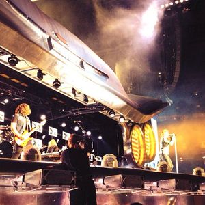Image post by @metlifestadium on Instagram