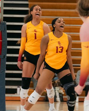 Image post by @uscwomensvolley on Instagram