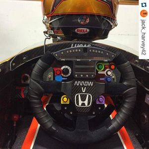 Image post by @arrowmclaren on Instagram