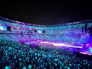 Image post by @metlifestadium on Instagram