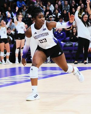 Image post by @uwvolleyball on Instagram