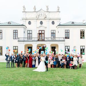 Image post by @theknot on Instagram