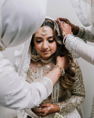 Image post by @thismodernlovephoto on Instagram