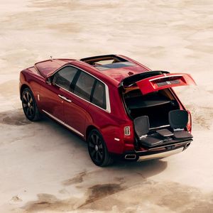 Image post by @rollsroycecars on Instagram