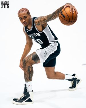 Image post by @leaguefits on Instagram