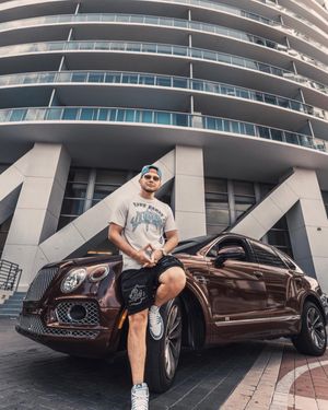 Image post by @longmoneyluc on Instagram
