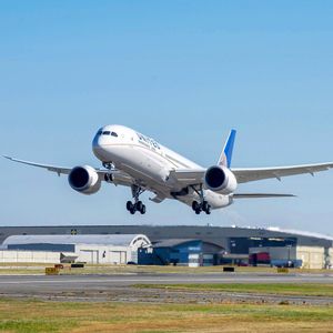Image post by @united on Instagram
