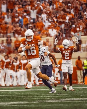 Image post by @texasfootball on Instagram