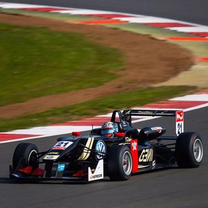 Image post by @alex_albon on Instagram